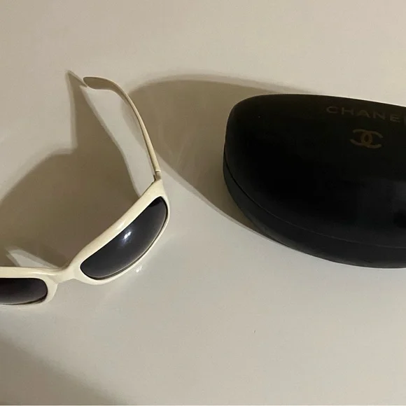 CHANEL Ivory Sunglasses with Black Accents - Picture 4 of 6